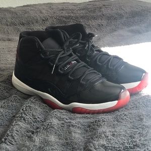 (2012) Air Jordan 11 bred